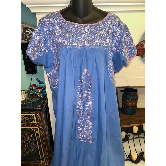 VINTAGE BLUE & PINK HEAVILY EMBROIDERED PEASANT BOHO HIPPIE MAXIDRESS - Picture 2 of 5
